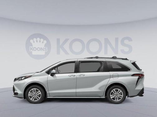 2022 Toyota Sienna XLE