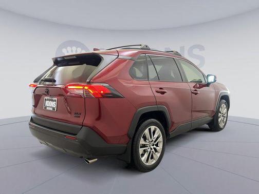 Pearl 2019 Toyota RAV4 XLE Premium
