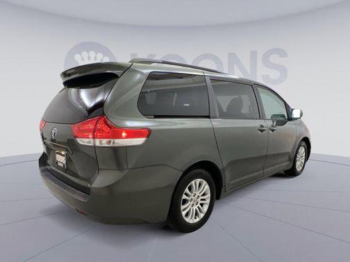 Cypress Pearl 2013 Toyota Sienna XLE