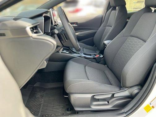 040 2026 Toyota Corolla SE