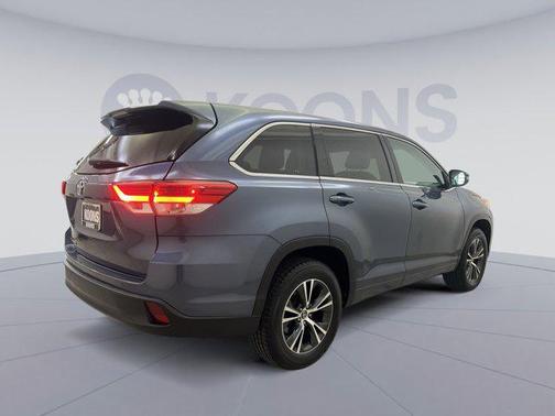 Shoreline Blue Pearl 2017 Toyota Highlander LE I4