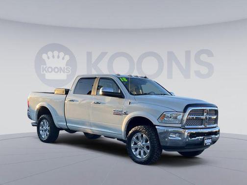 2018 RAM 2500 Laramie Crew Cab 4x4 6'4' Box