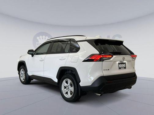 Super White 2019 Toyota RAV4 XLE