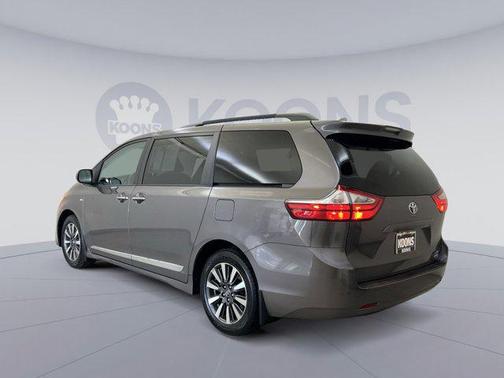 2019 Toyota Sienna XLE