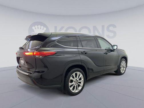 Midnight Black Metallic 2020 Toyota Highlander Limited