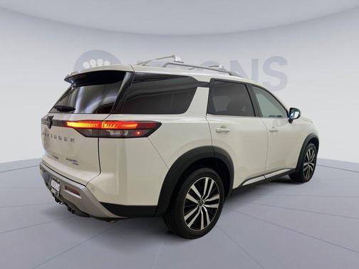 2023 Nissan Pathfinder Platinum 4WD