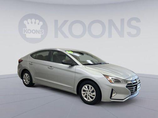 2020 Hyundai ELANTRA SE