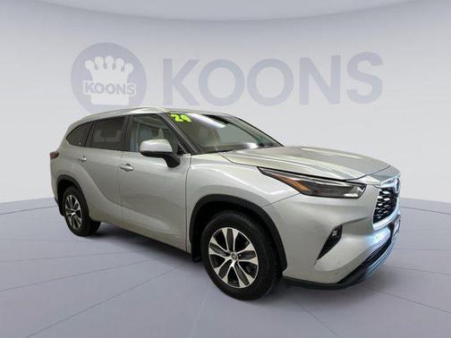 2024 Toyota Highlander Hybrid XLE