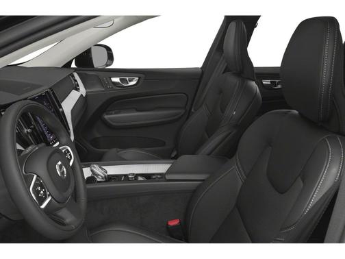 Onyx Black Metallic 2022 Volvo XC60 B5 Momentum