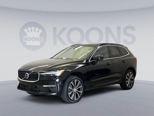 Onyx Black Metallic 2022 Volvo XC60 B5 Momentum
