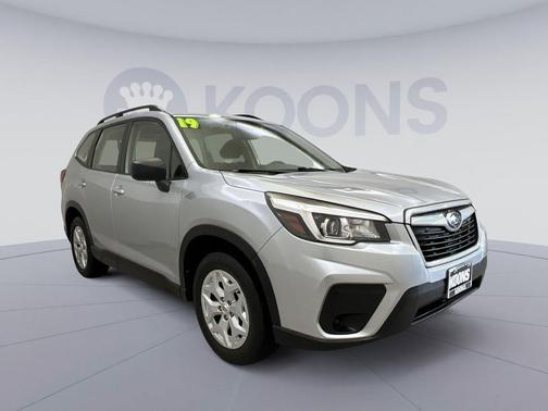 Ice Silver Metallic 2019 Subaru Forester Base