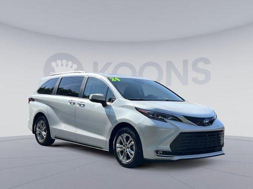 2024 Toyota Sienna Platinum 7 Passenger