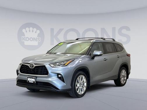 Moon Dust 2023 Toyota Highlander Limited