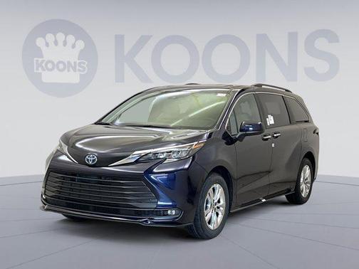 2025 Toyota Sienna XLE