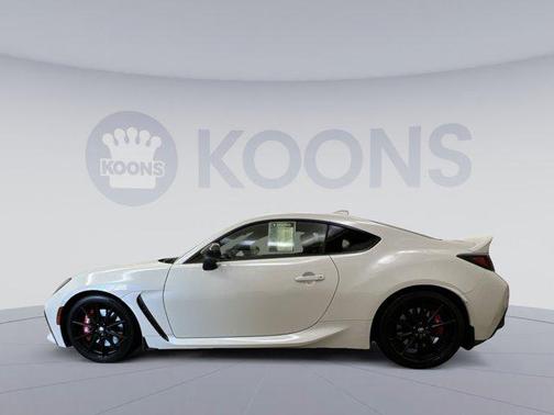 2025 Toyota GR86 Premium