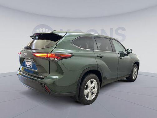2024 Toyota Highlander LE
