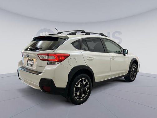 Crystal White Pearl 2019 Subaru Crosstrek 2.0i