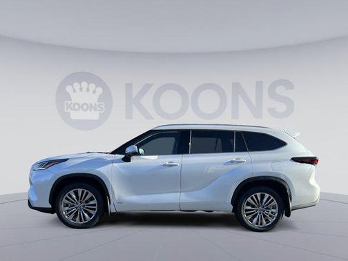 2026 Toyota Highlander Hybrid Platinum