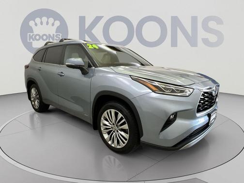 Moon Dust 2024 Toyota Highlander Hybrid Platinum