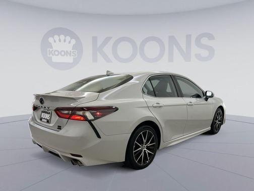 Ice Edge 2023 Toyota Camry SE