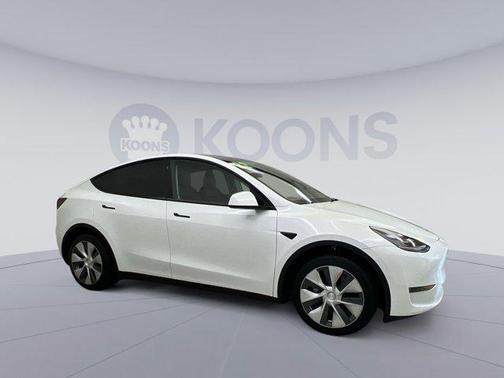 2022 Tesla Model Y Long Range Dual Motor All-Wheel Drive
