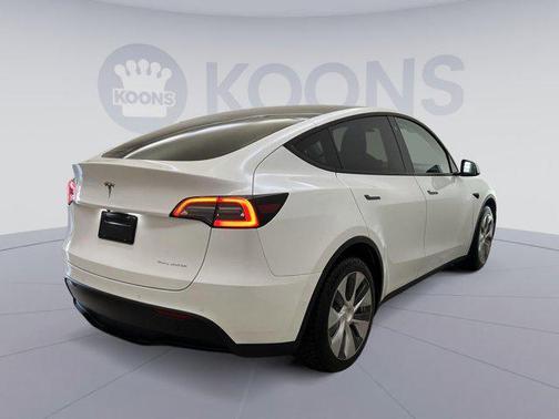 2022 Tesla Model Y Long Range Dual Motor All-Wheel Drive