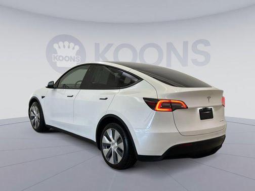 2022 Tesla Model Y Long Range Dual Motor All-Wheel Drive