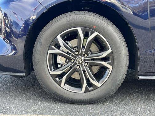 2025 Toyota Sienna Platinum