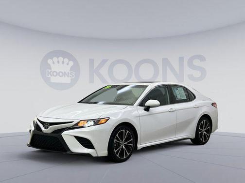 2020 Toyota Camry SE