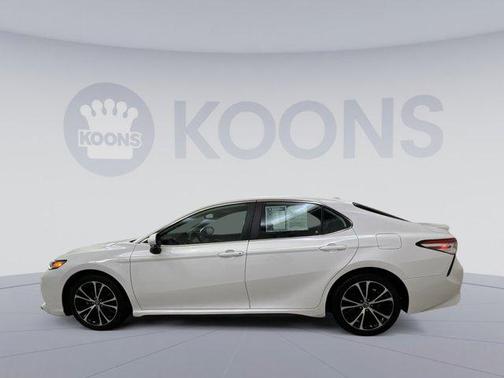 2020 Toyota Camry SE