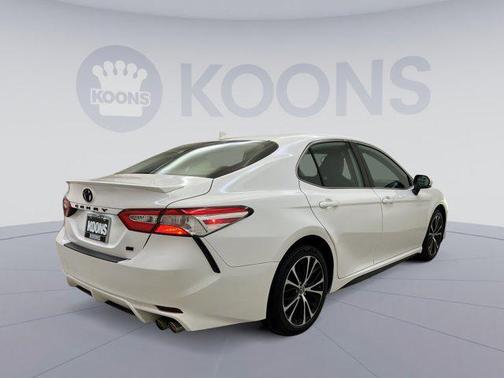 2020 Toyota Camry SE