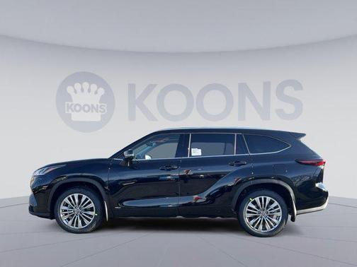 Midnight Black Metallic 2026 Toyota Highlander Hybrid Platinum