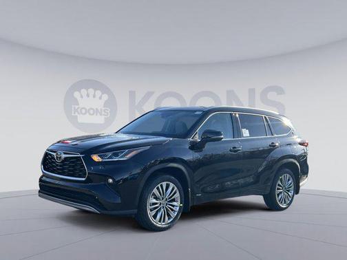 Midnight Black Metallic 2026 Toyota Highlander Hybrid Platinum