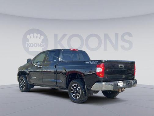 Midnight Black Metallic 2018 Toyota Tundra SR5