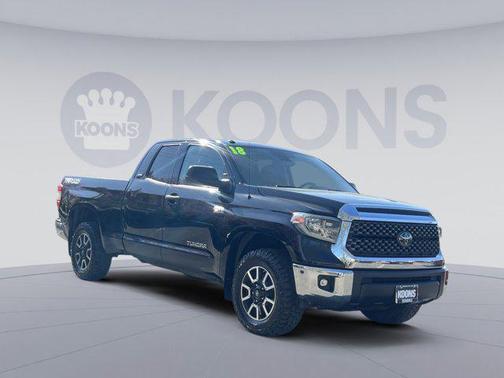 Midnight Black Metallic 2018 Toyota Tundra SR5