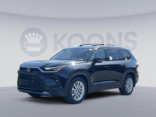 Midnight Black Metallic 2026 Toyota Highlander LE