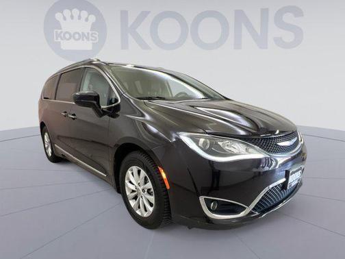 Dark Cordovan Pearlcoat 2018 Chrysler Pacifica Touring-L