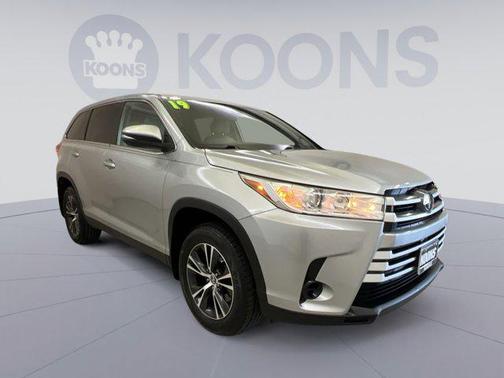 Celestial Silver Metallic 2019 Toyota Highlander LE