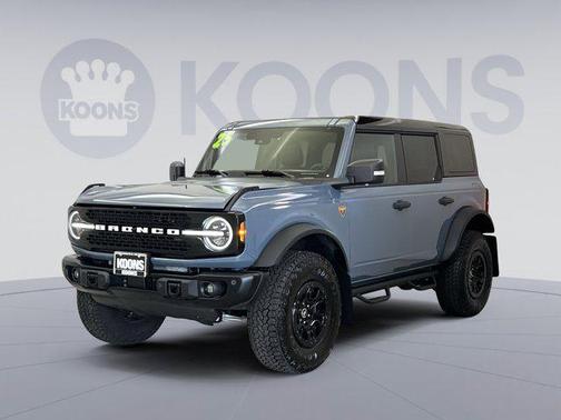 Azure Gray Metallic Tri-Coat 2025 Ford Bronco Badlands