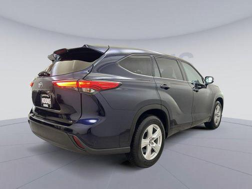 2020 Toyota Highlander LE