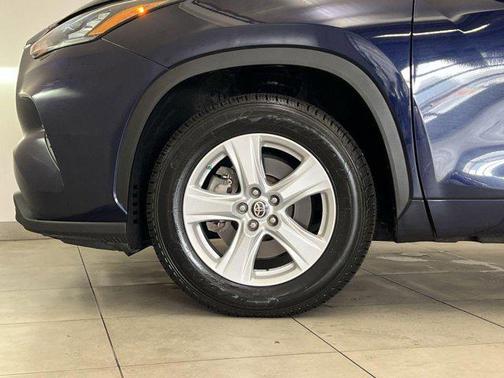 2020 Toyota Highlander LE