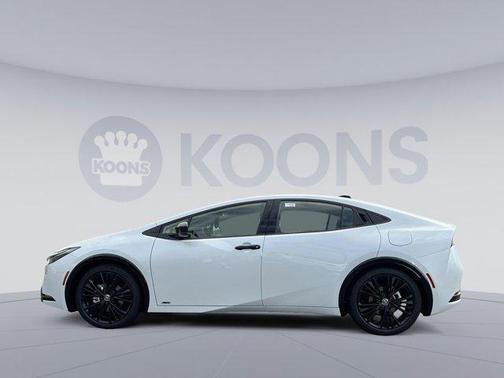 2025 Toyota Prius LE