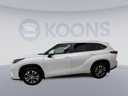 Wind Chill Pearl 2024 Toyota Highlander XLE