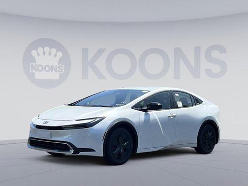 2025 Toyota Prius L