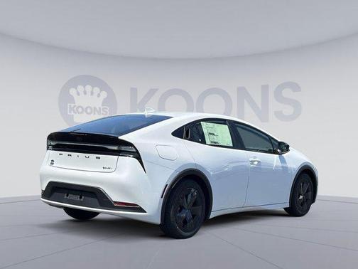 2025 Toyota Prius L