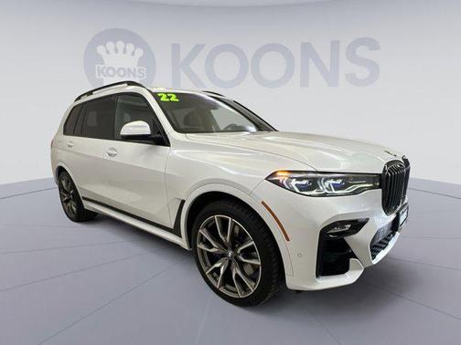 Mineral White Metallic 2022 BMW X7 M50i