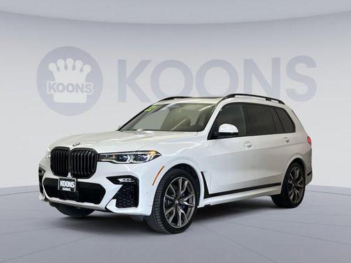 Mineral White Metallic 2022 BMW X7 M50i
