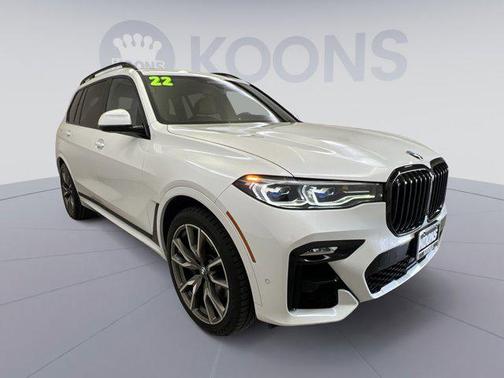 Mineral White Metallic 2022 BMW X7 M50i