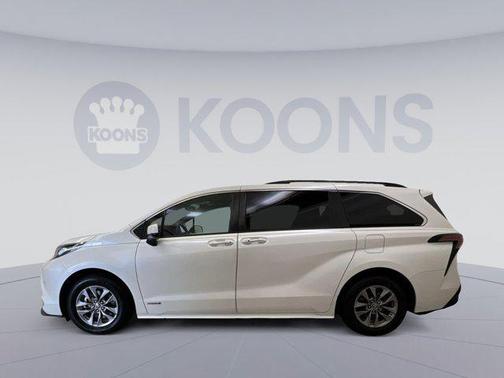 2021 Toyota Sienna XLE 7 Passenger