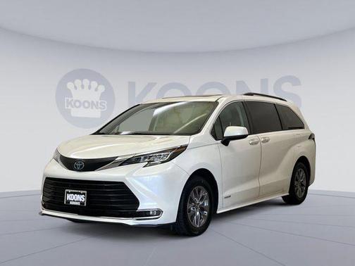2021 Toyota Sienna XLE 7 Passenger